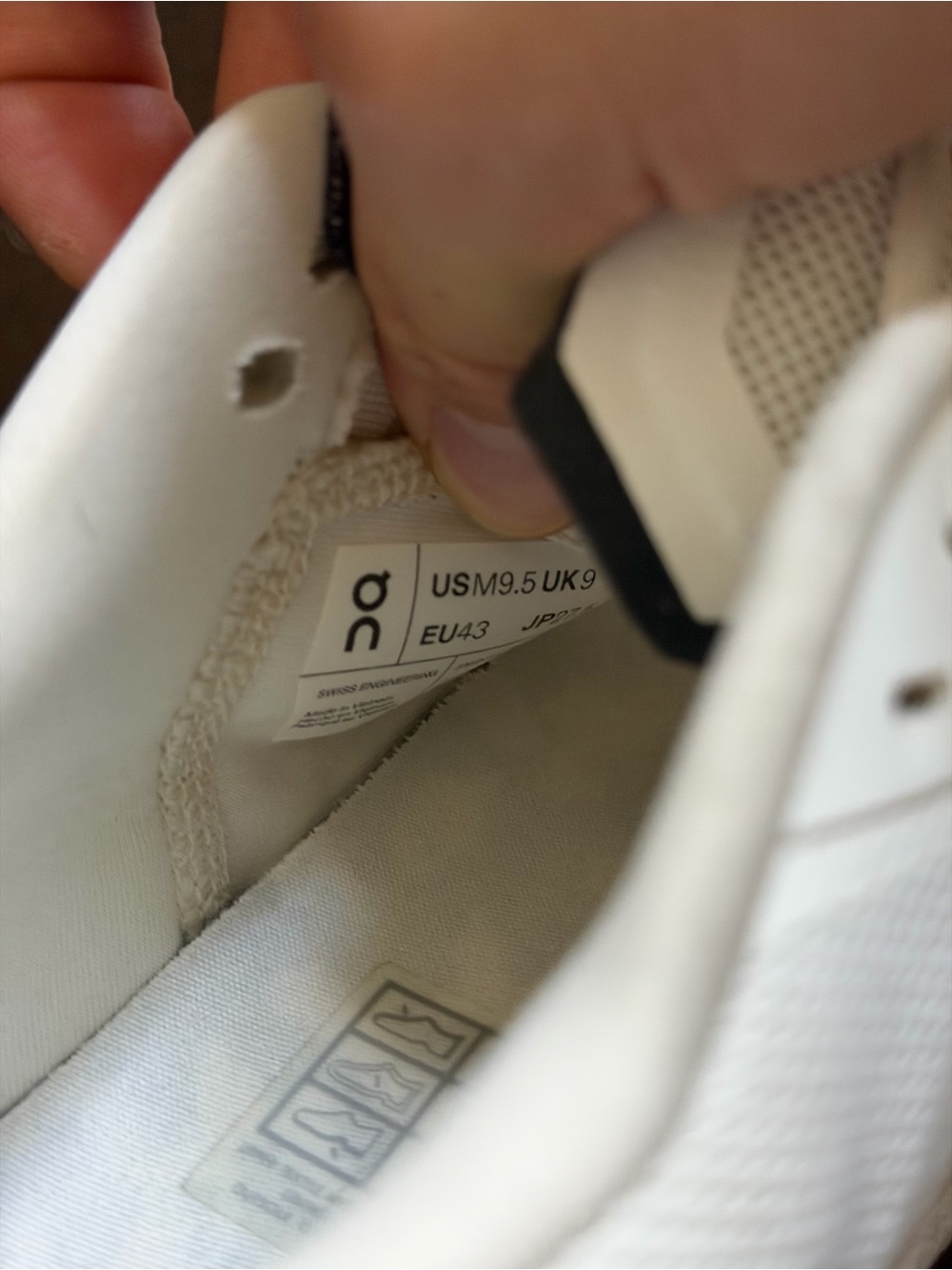 On Cloudpulse running sneakers - Picture 4 of 9